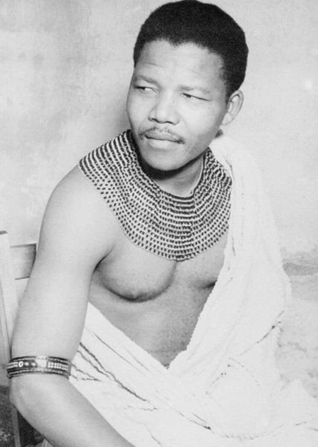 Googles billedresultat for http--ionenewsone.files.wordpress.com-2012-06-nelson-mandela-in-traditional-clothing.jpg (2)