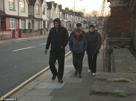 england-romaer-gaden-455-article-2595815-1CCC946000000578-676_634x470