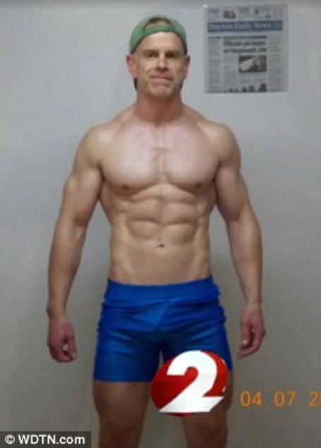 mand-atlet-455-article-2627425-1DD0659100000578-282_306x427