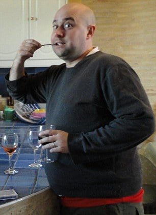 selfie-tyk-snaks-article-2618835-1D868BAF00000578-538_306x423