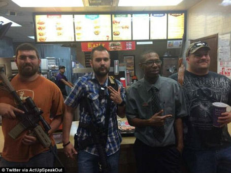usa-vaben-burgerbar-455-article-0-1D98EAA900000578-936_634x475